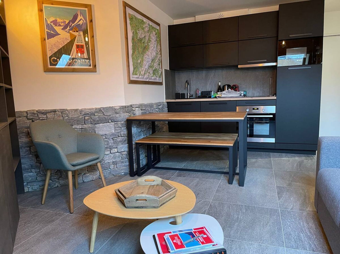 Room 4, Comfortable Duplex in the City-center of Chamonix, Haute-Savoie