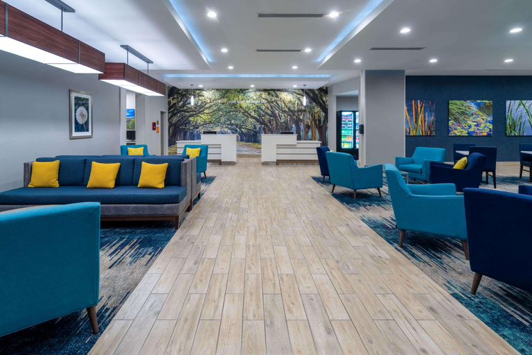Public Area 2, La Quinta Inn & Suites by Wyndham Tifton, Tift