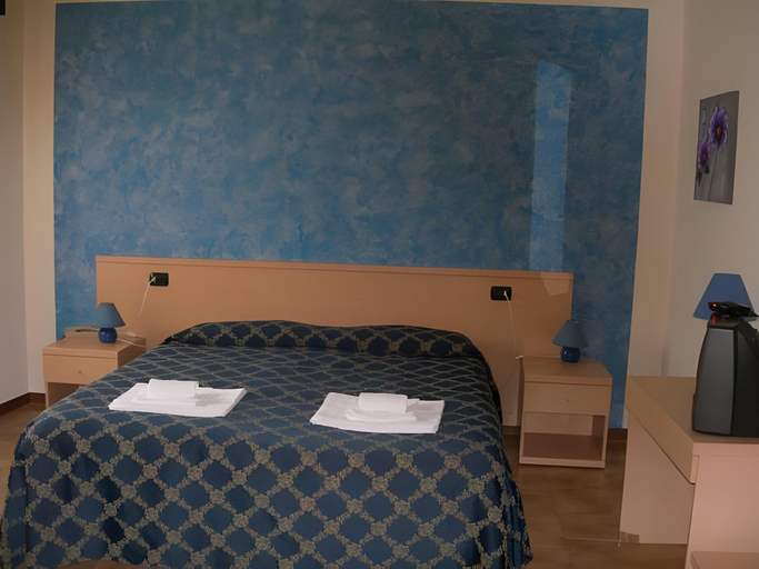 Bedroom 2, Albergo Centrale, Verona
