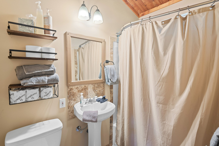 Bathroom, Cute Cozy Cabin, San Bernardino