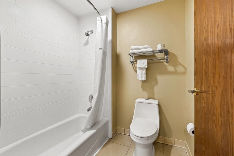 Bathroom 4, Super 8 by Wyndham Marana/Tucson Area, Pima