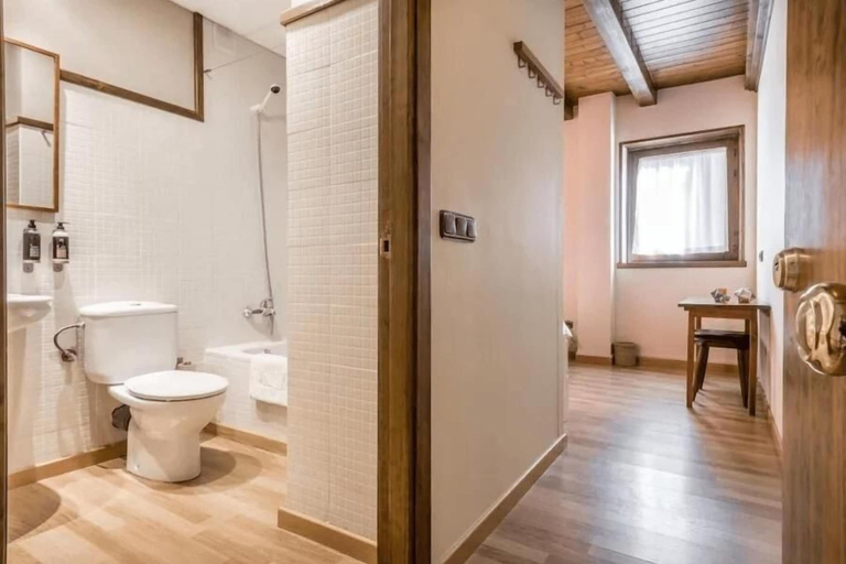 Bathroom 2, Chalet Iori, Lleida