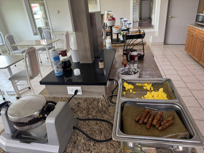 Food & Drinks 4, Western Budget Motel Whitecourt 3, Division No. 13