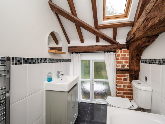 Bathroom 4, Maple Barn: Lux Rural Retreat Near Norfolk Coast, Norfolk