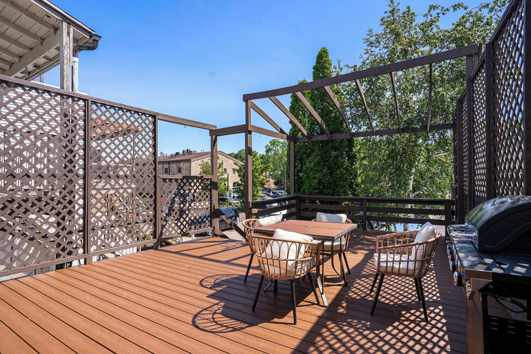 Exterior 2, Love Mi Getaway Loft with Deck 110, Ottawa