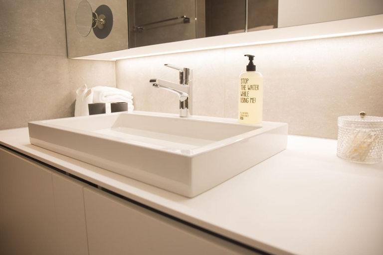 Bathroom 3, Gubelhof Suites, Zug