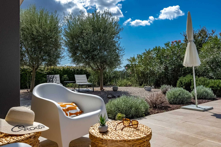 Room 2, Villa Luxor With Heated Pool, Malinska-Dubašnica