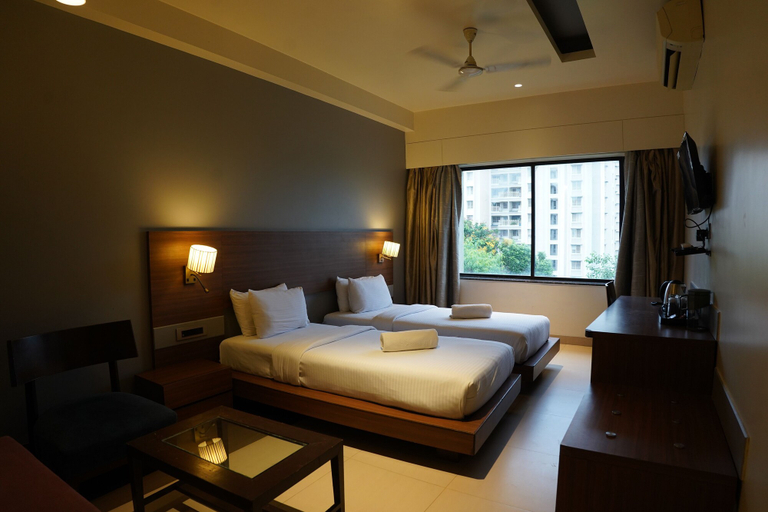 Bedroom 2, Hotel Sadanand Regency - Balewadi, Baner, Pune