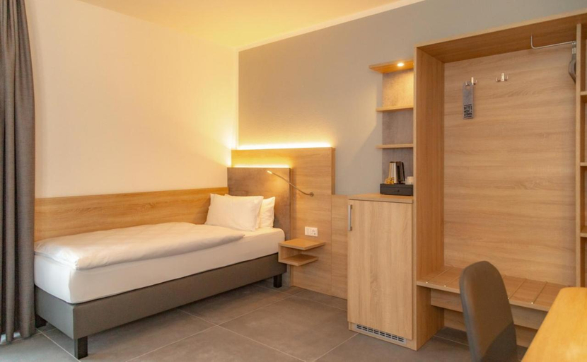Bedroom 2, Hotel Schwarzes Ross, Oldenburg