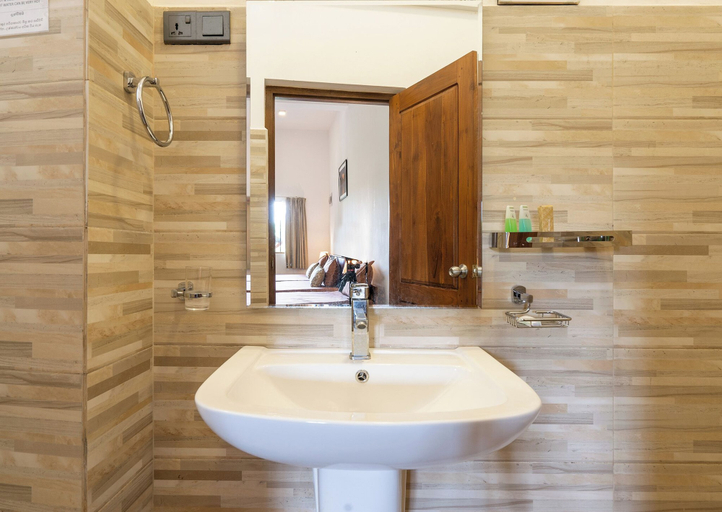 Bathroom 3, Mailagama Cinnamon Residence, Katharagama