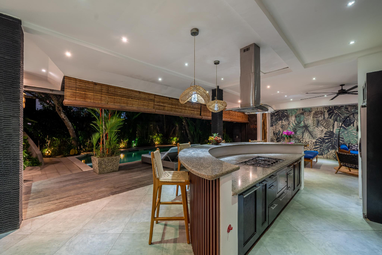 Others 4, Alchemy, Trendy 4 BR Villa in Superior Location, Badung