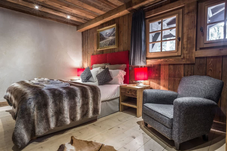 Room 5, Luxury 3 Bedroom Chalet Jacuzzi Sauna, Haute-Savoie