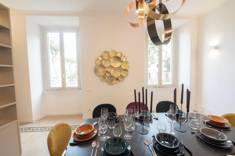 Living area 5, Splendor Eternal 3BR Apartment, Roma