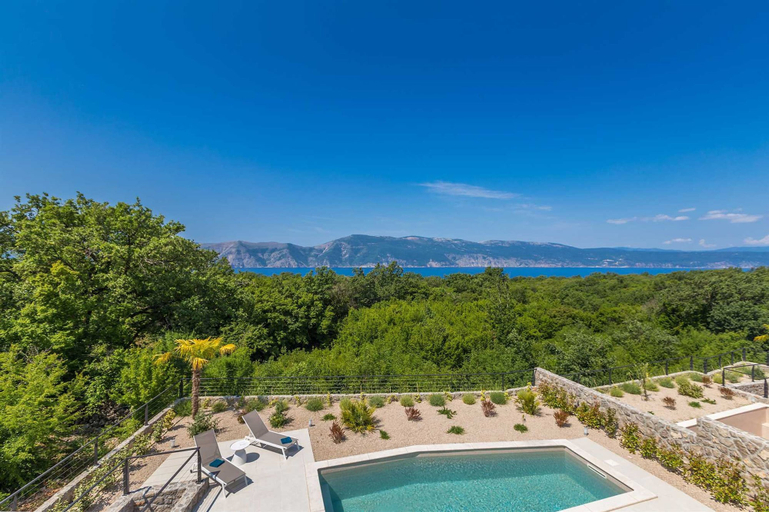 Room 4, Villa Verena With Heated Pool, Krk