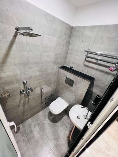 Bathroom 2, GG STAY INN, Varanasi
