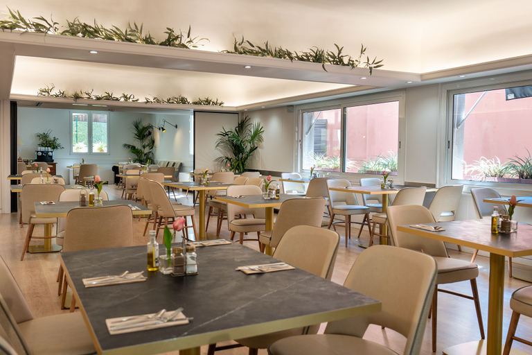 Food & Drinks 5, Tres Torres Atiram Hotel, Barcelona