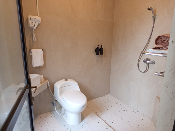 Bathroom 5, Nur Alam Hotel, Bandung