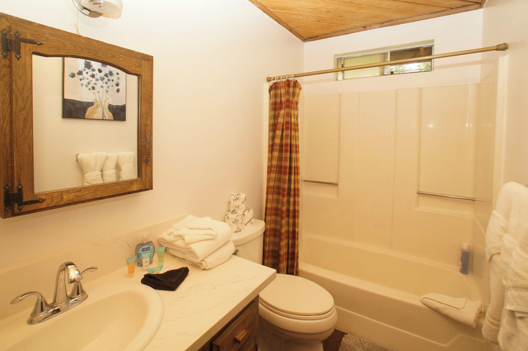 Bathroom, Cubs Nest, San Bernardino