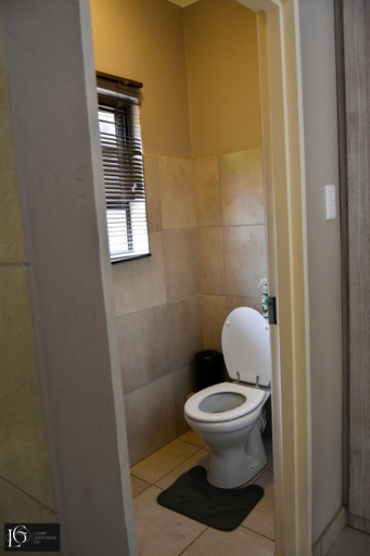 Bathroom 2, LuxuryGuesthouseCo TreasureHouse, Ehlanzeni