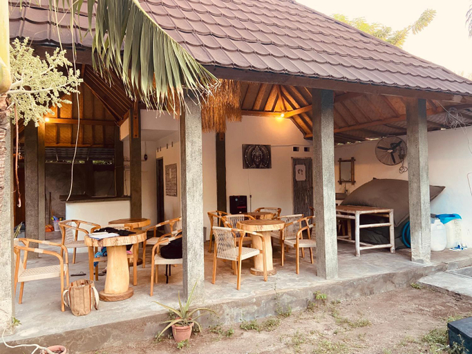 Food & Drinks 4, Pink Flamingo, Lombok