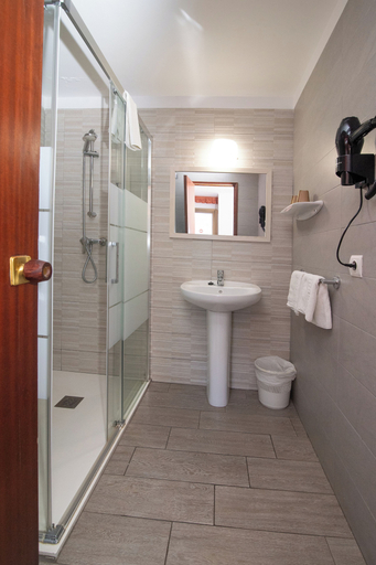 Bathroom 4, Hostal Montaña, Baleares