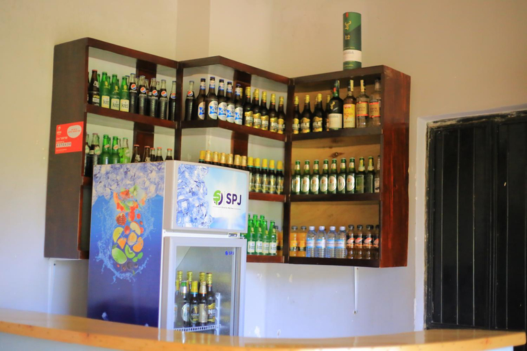 Food & Drinks, Golden Suites Hotel, Busiiro