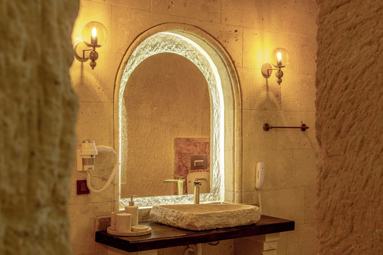 Bathroom 5, Lagoon Cave Suites, Ürgüp