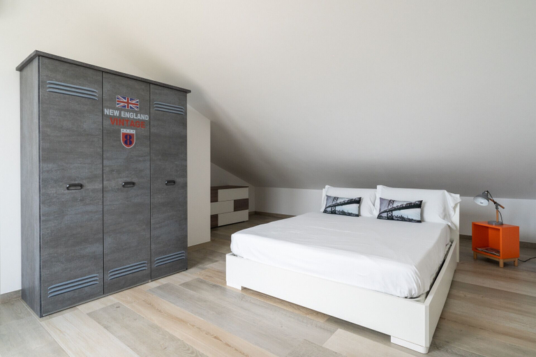 Room 3, Borgo dei Cedri Apartment 2 by Wonderful Italy, Bari
