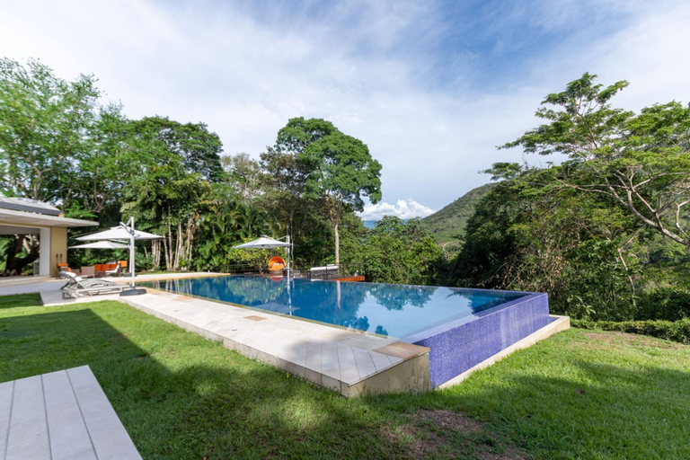 Room 4, w Glowing 4BR Villa w Pool at Mesa de Yeguas, Anapoima