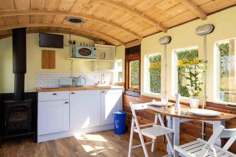 Others 4, Unique Comfy Remodelled Railway Carriage, West Sussex