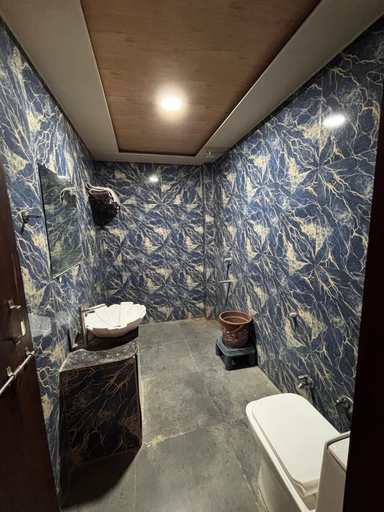 Bathroom 4, Tomar Paradise Resort, Vidisha