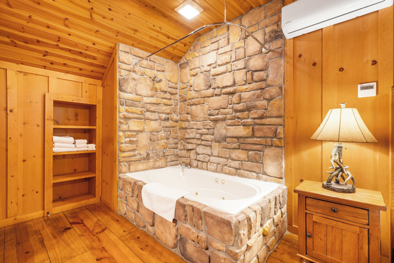 Bedroom 3, Cabins at Green Mountain, Taney