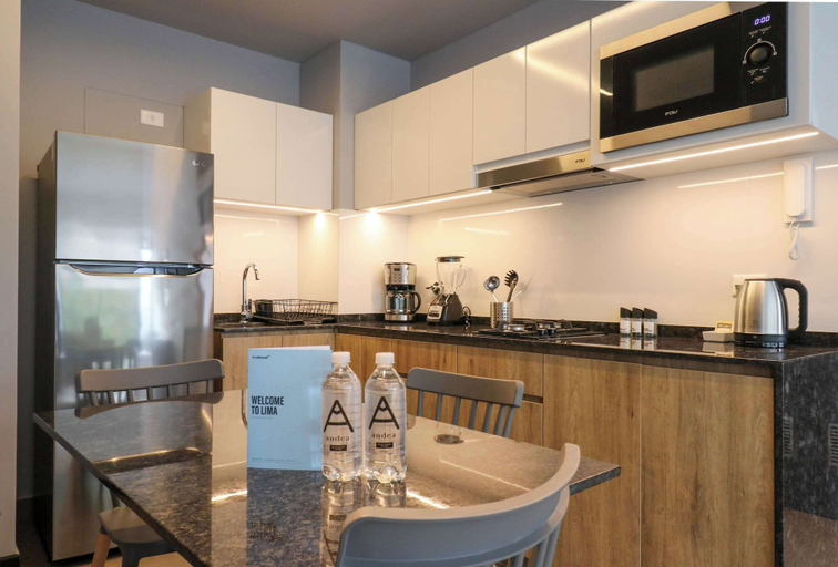 Room 5, w Stylish 1BR w Balcony in San Isidro, Lima