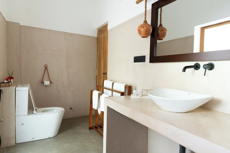 Bathroom 3, Parasol Doré, Dickwella