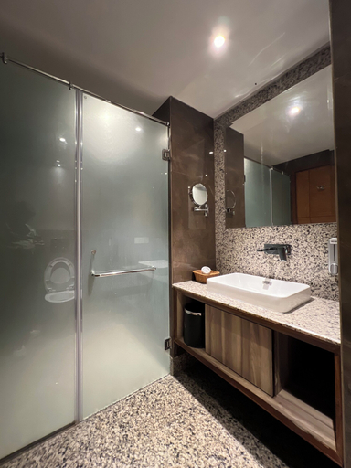Bathroom 3, Hotel Apricia, Ludhiana