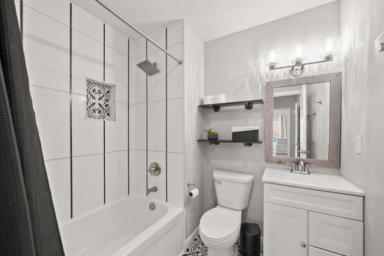 Bathroom 4, The Southern Nook - For 8, Franklin