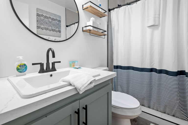 Bathroom 3, Feathered Nest, San Bernardino