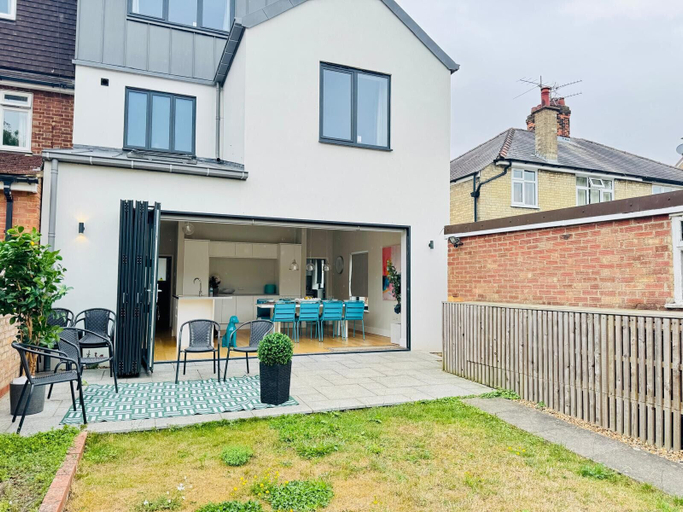 Exterior & Views, Heliodor House in Cambridge, Cambridgeshire