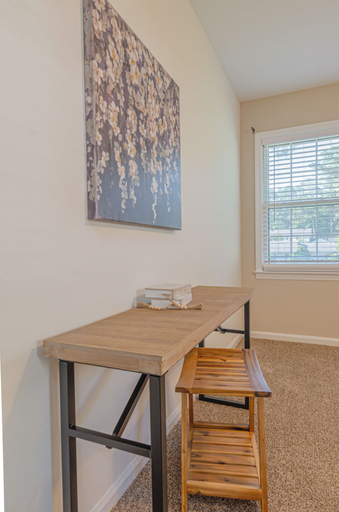 Room 2, Relaxing 3BR Getaway with Pool and games, Muscogee