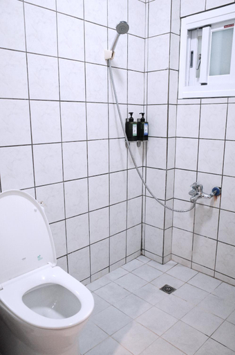 Bathroom 3, Bao Dao Da Lou, Yilan