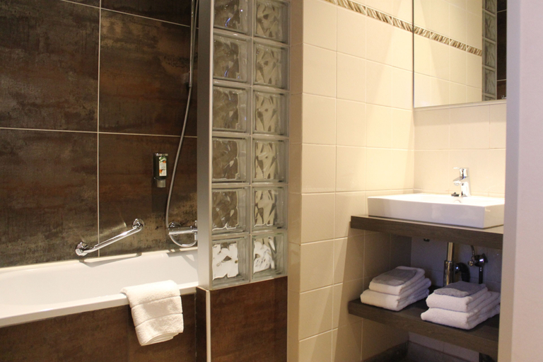 Bathroom 4, ホテル ダルカンタラ, Hainaut
