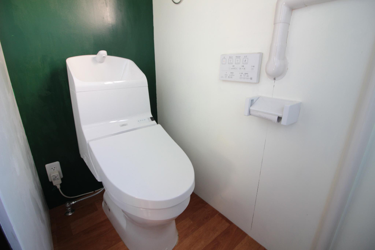 Bathroom 3, Yadokari House, Okayama