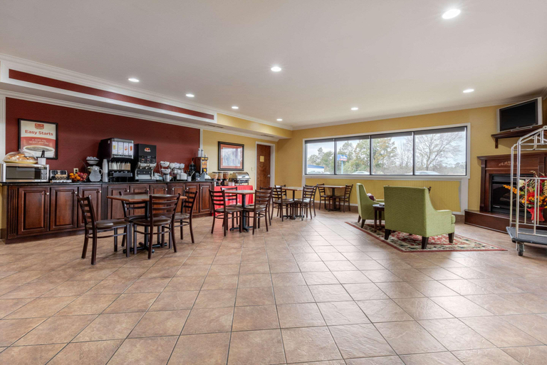 Public Area 2, Quality Inn & Suites Demopolis, Marengo