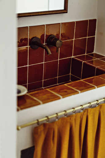 Bathroom 5, Le Moulin, Lourmarin, a Beaumier Hotel, Vaucluse