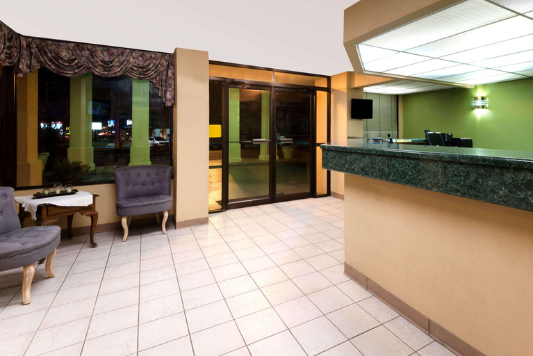 Public Area, Baymont by Wyndham Troy, Pike