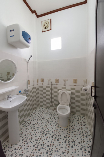 Bathroom, Sipanya Guesthouse, Pek