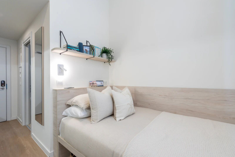 Bedroom 2, Student Only Plaza Castilla, Madrid
