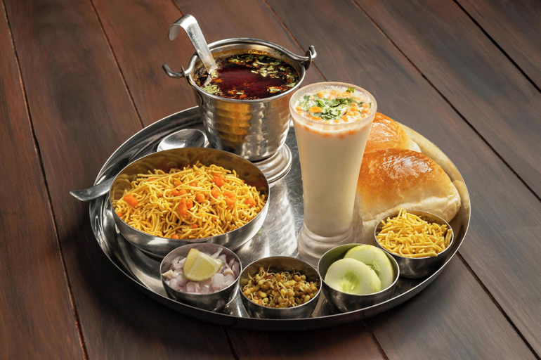Food & Drinks, Hotel Glow Inn, Delhi