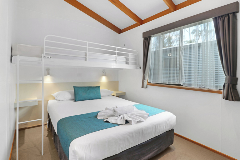 Bedroom 2, Portland Tourist Park, Glenelg - Portland