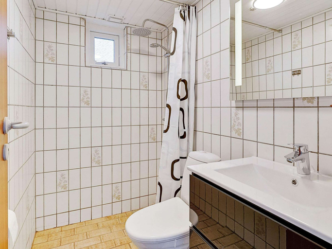 Bathroom, 8 Person Holiday Home in Romo, Tønder